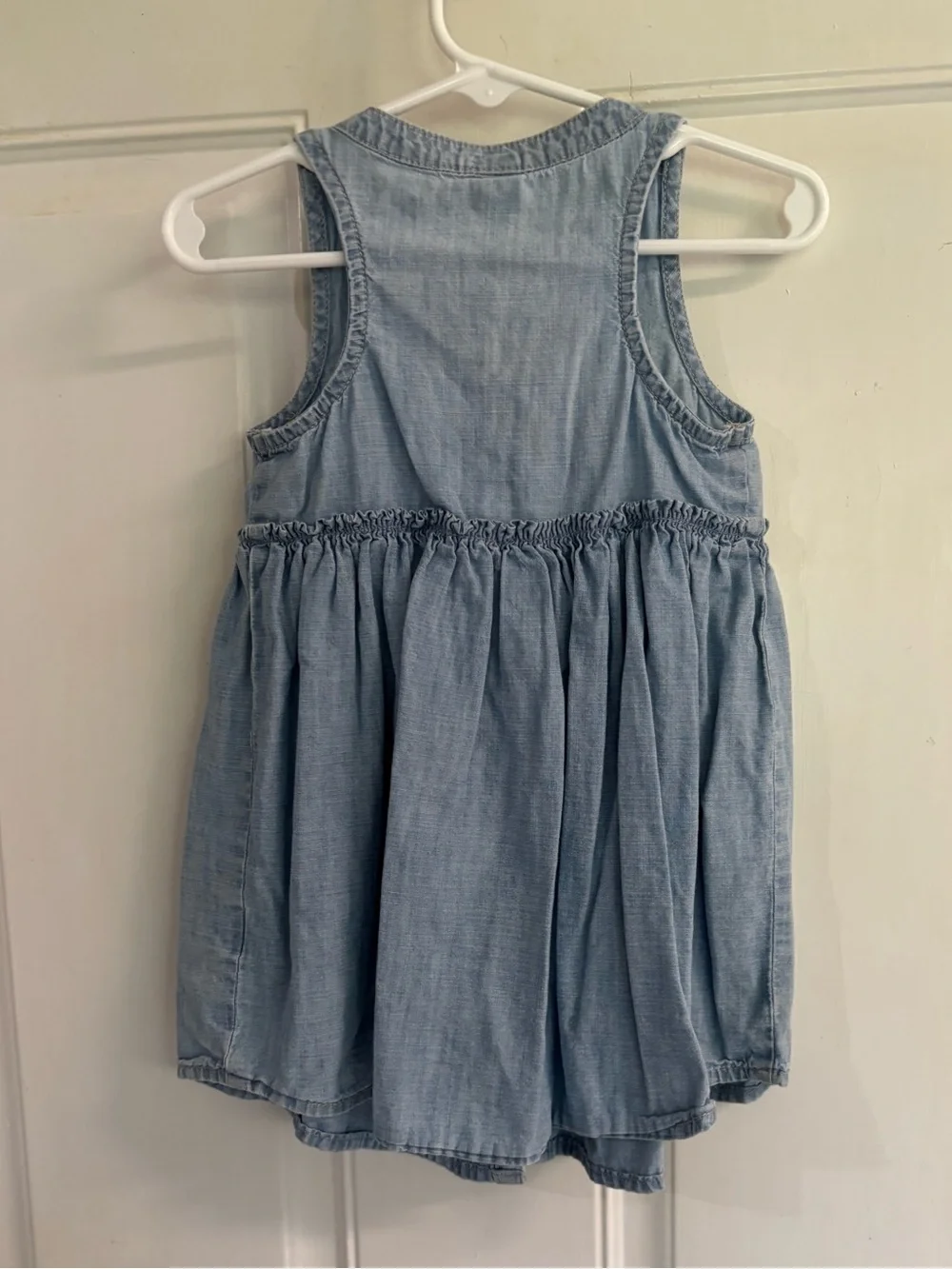 2T OshKosh B'gosh light-wash denim chambray sleeveless button down front dress.